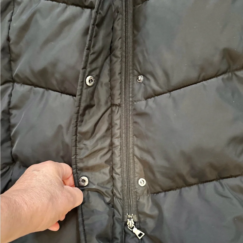 St. John bay heavy Women's Black Quilted very Long Coat elastic straps inside - Picture 6 of 7